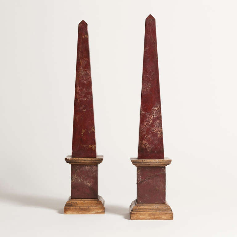 “Grang Tour” pair of obelisks in marble. One of them restored. Italy, early 19th c.