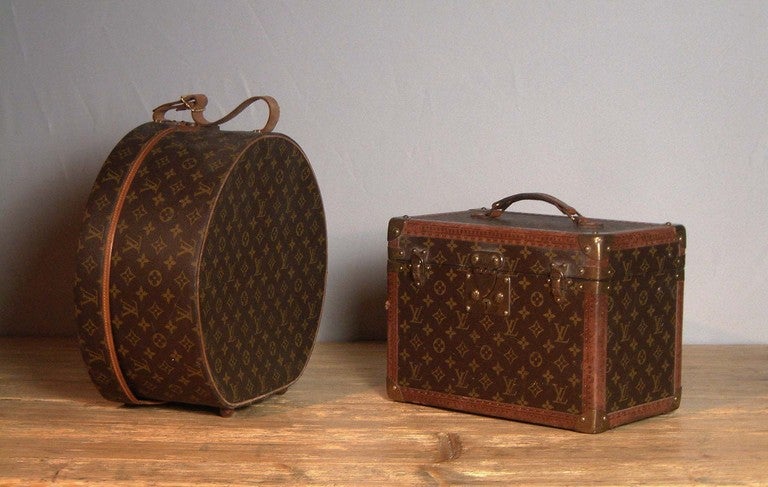 Louis Vuitton, 20th century. A set of four hardsided luggage cases For  Sale at 1stDibs