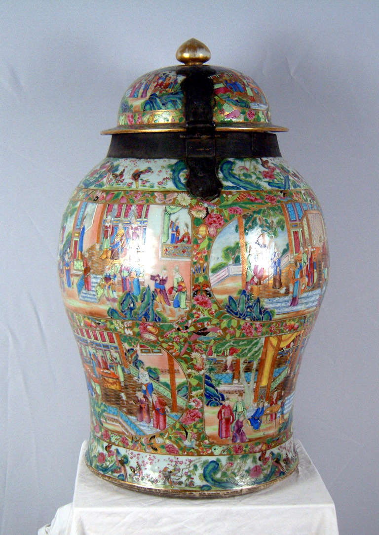 Chinese A Pair Of Canton Large Covered Jars For Sale