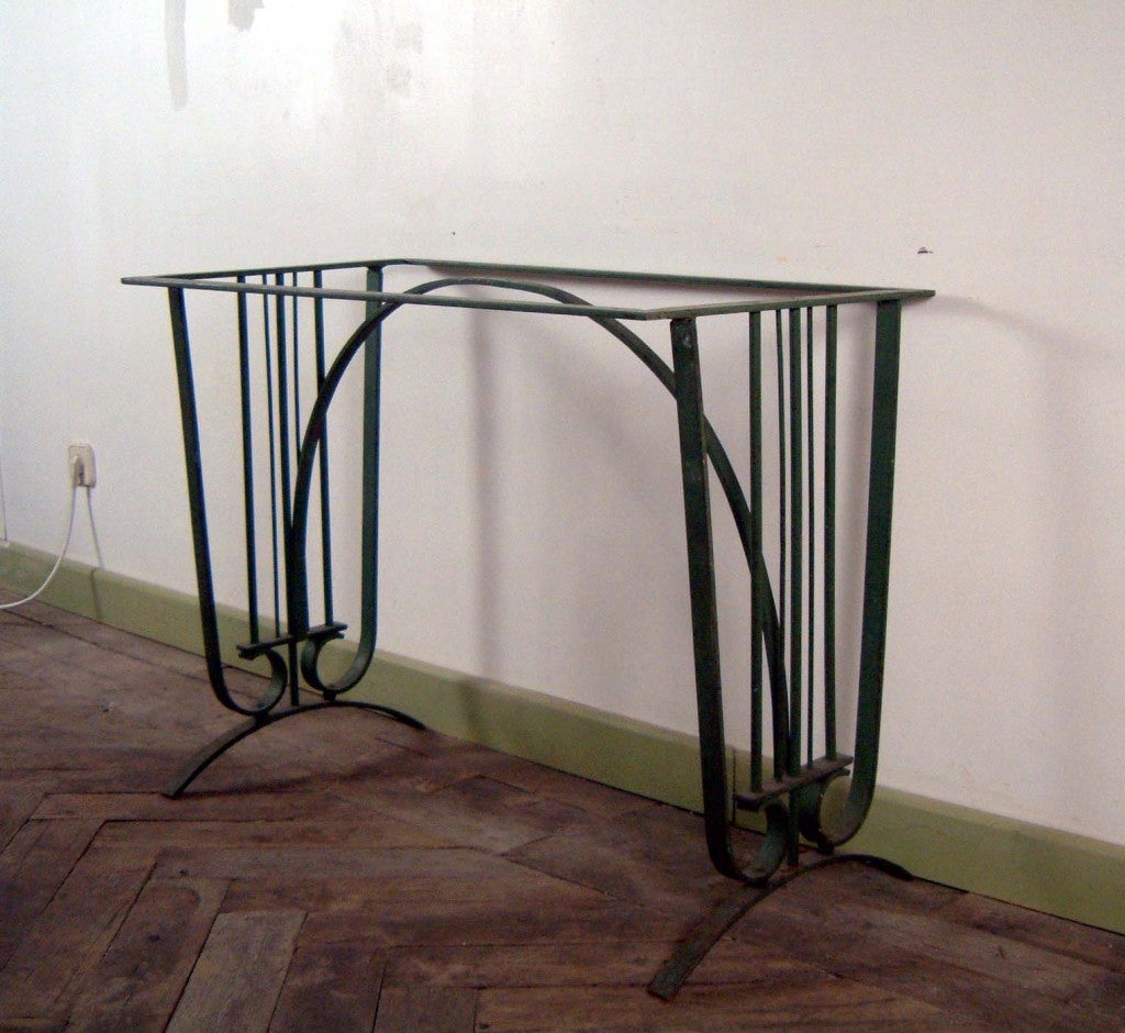 A set of five iron garden tables In Fair Condition For Sale In Madrid, ES