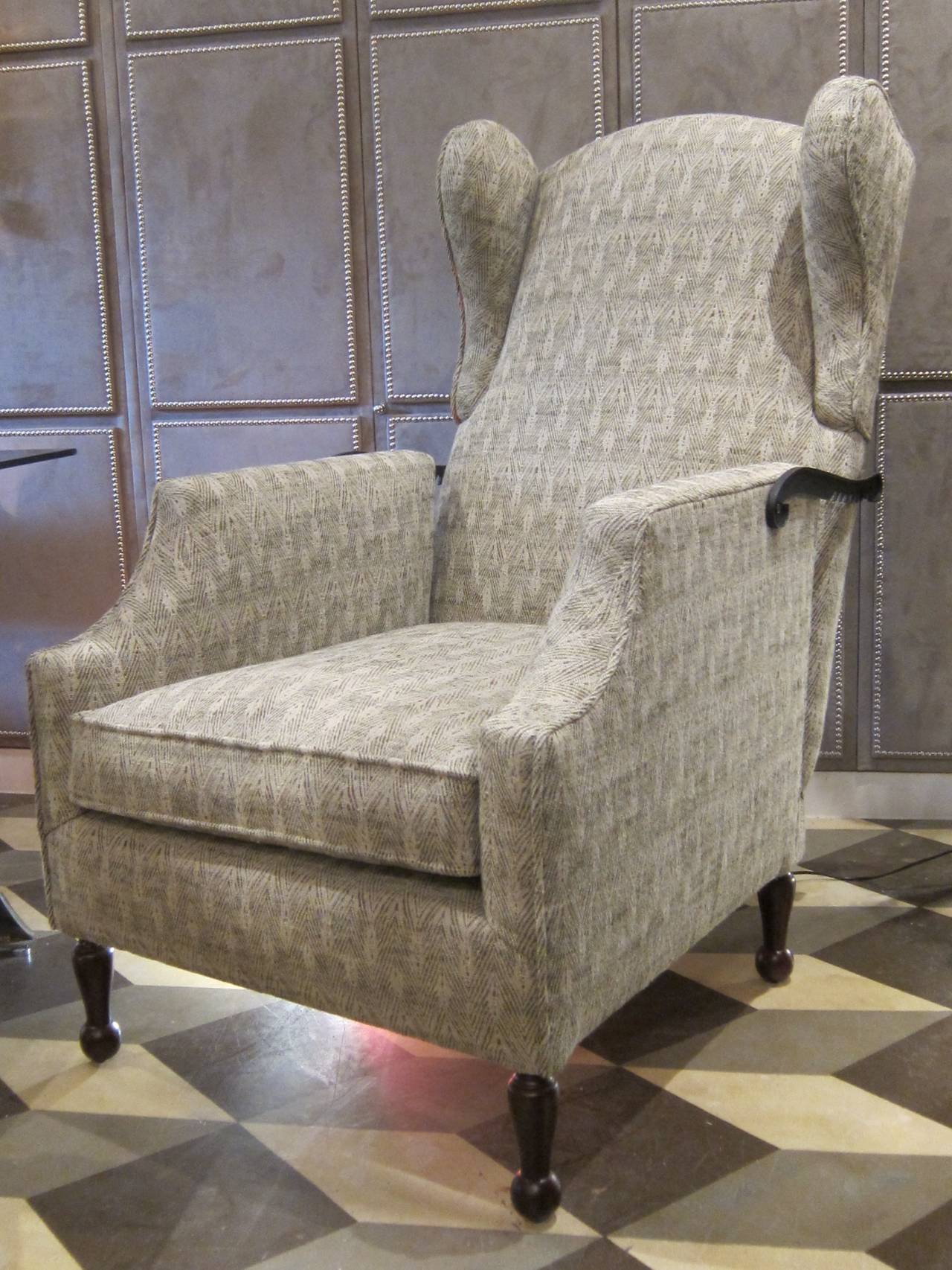 An impressive pair of armchairs in the style of Maison Jansen In Excellent Condition For Sale In Madrid, ES