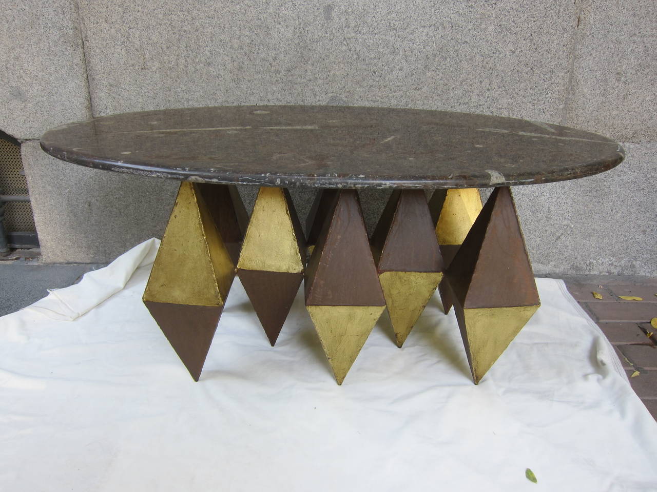 Gilded Iron and eliptical Marble-Top Coffee Table. For Sale 3
