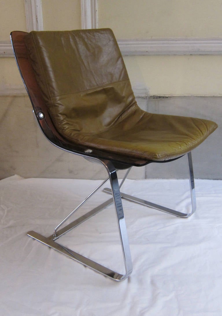 Pair of Chromed Steel and Lucite Chairs, Italy, 1970s For Sale 4