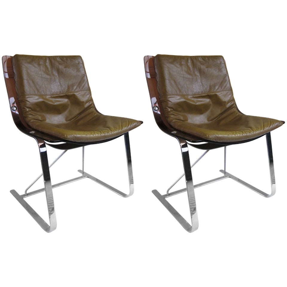 Pair of Chromed Steel and Lucite Chairs, Italy, 1970s For Sale