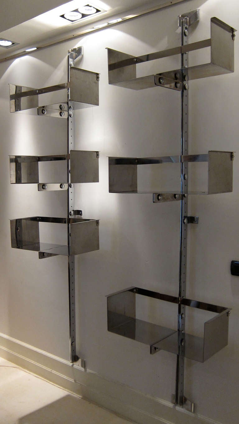A steel boockcase. Italy designer Vittorio Introini per Saporitti. Signed circa 1970