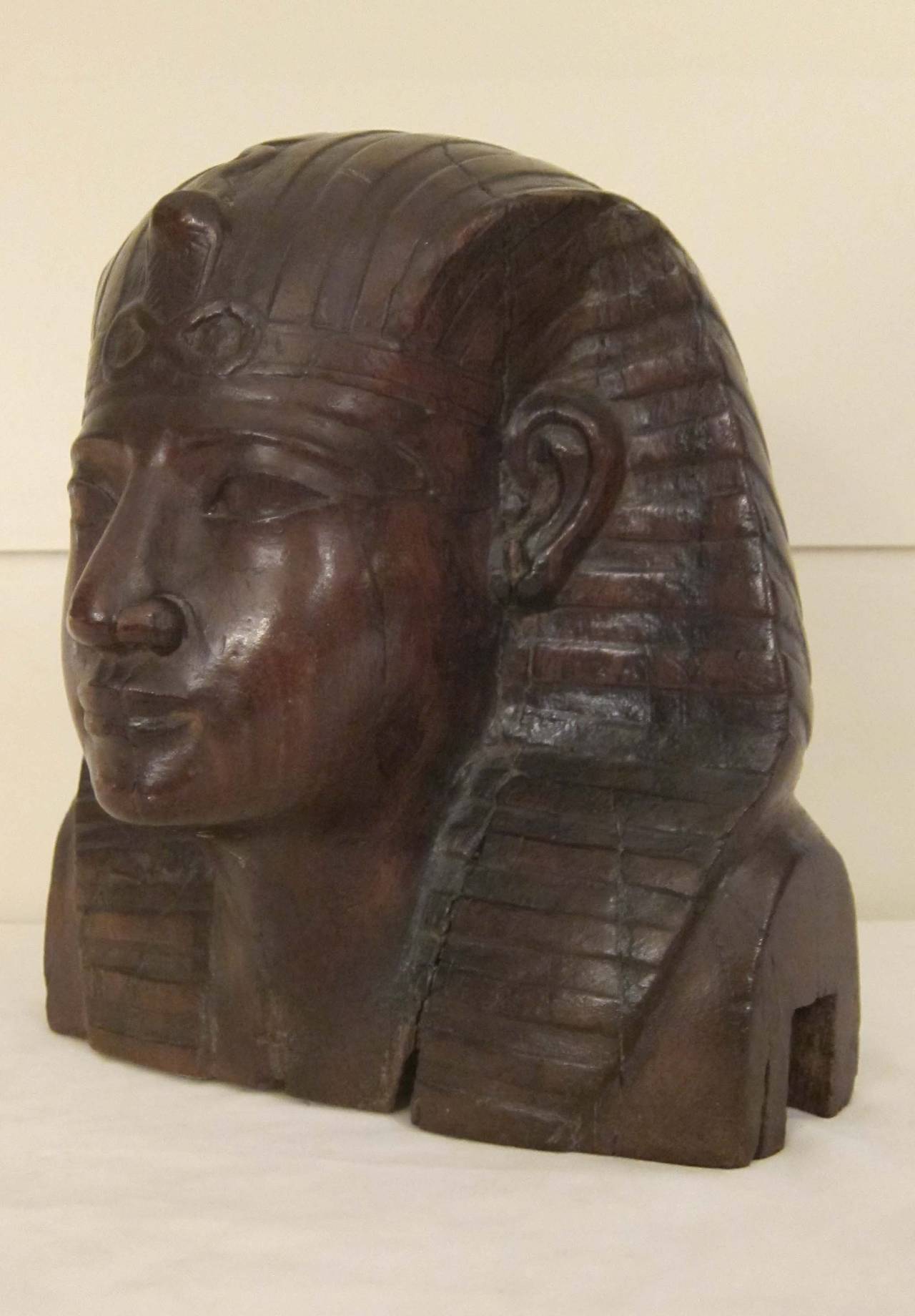 Carved walnut egyptian head, probably part of a furniture. Italy XIXth