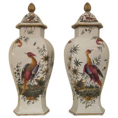 Pair of "Chelsea" porcelain vases, gold anchor mark. England 1780.