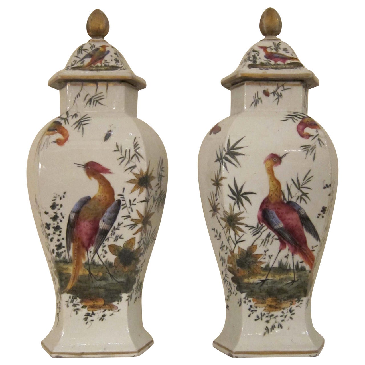 Pair of "Chelsea" porcelain vases, gold anchor mark. England 1780. For Sale