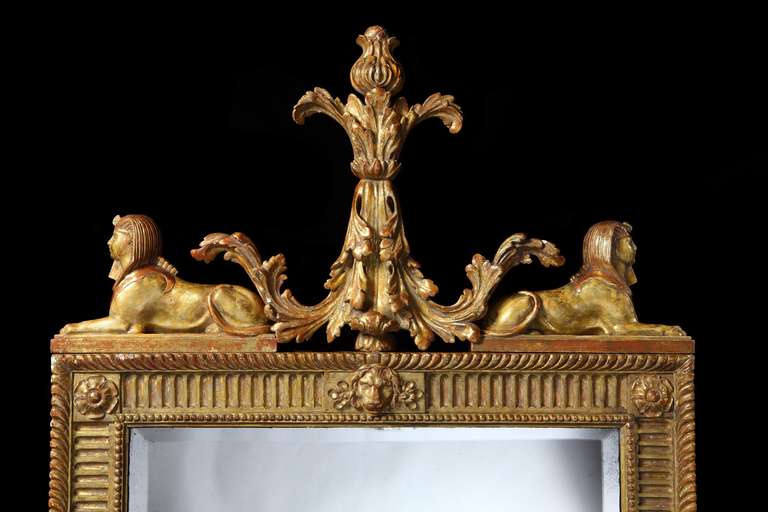 19th Century English Giltwood Mirror with Sphinxes in the Neoclassical Style In Excellent Condition In London, GB