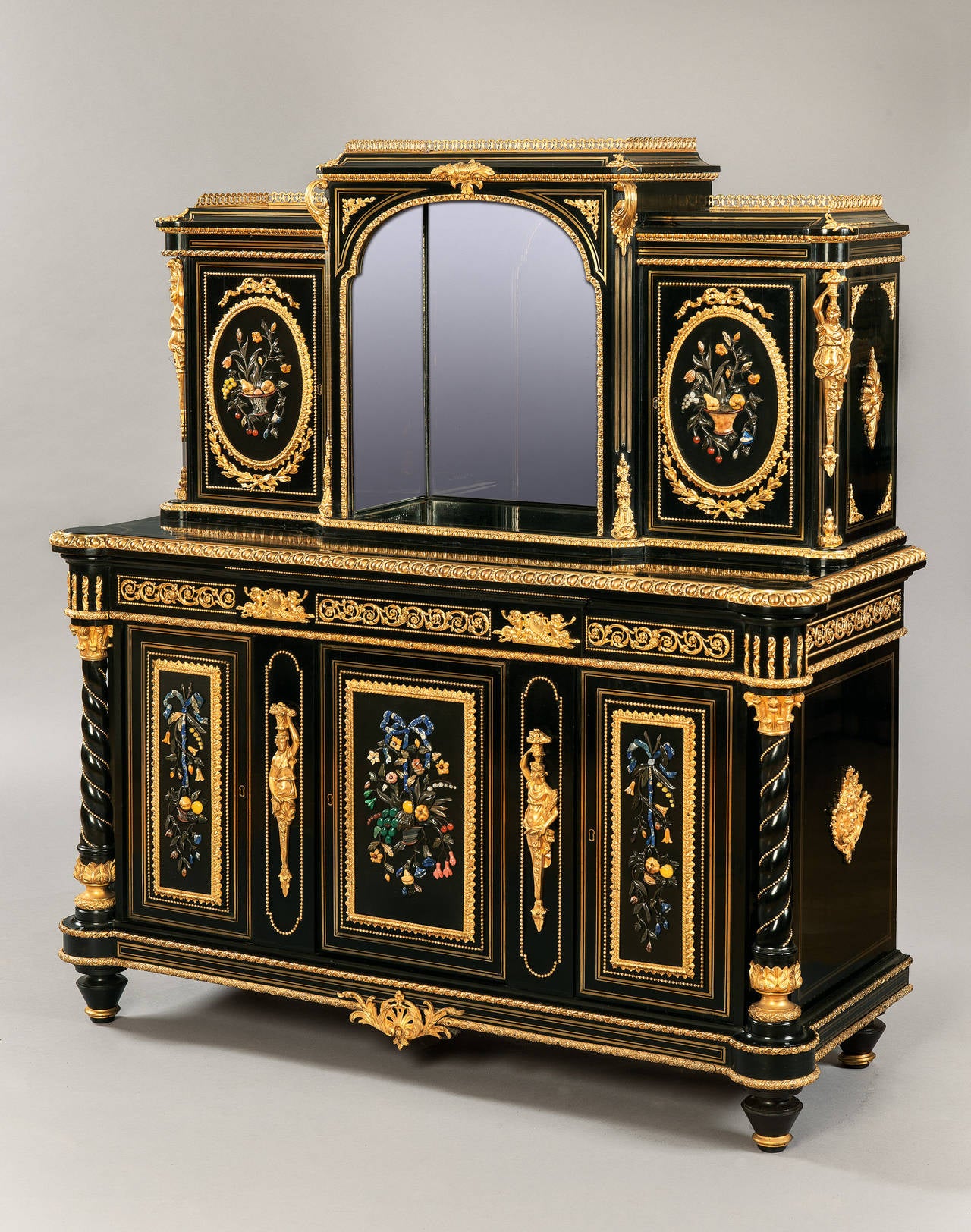 Français Meuble de rangement français en pierre dure et ébène de style Renaissance italienne