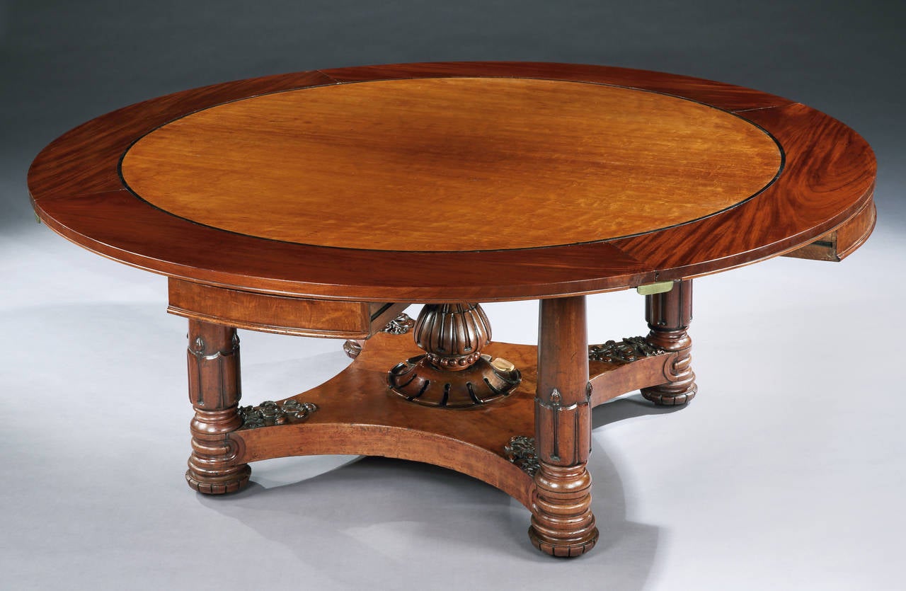 British Circular Regency Dining Table of Large Size