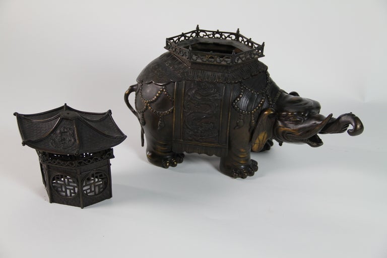 A Chinese bronze elephant pagoda potpourri burut vase with original patina, 19th century, Qing dinasty.
