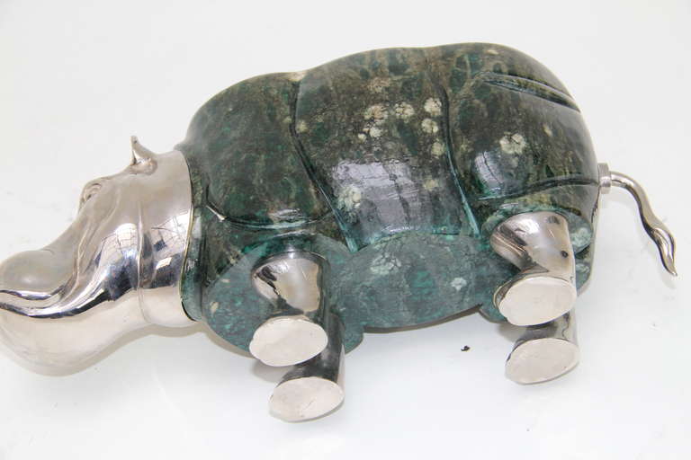 Jadeite Mounted Animal In Excellent Condition For Sale In Madrid, ES