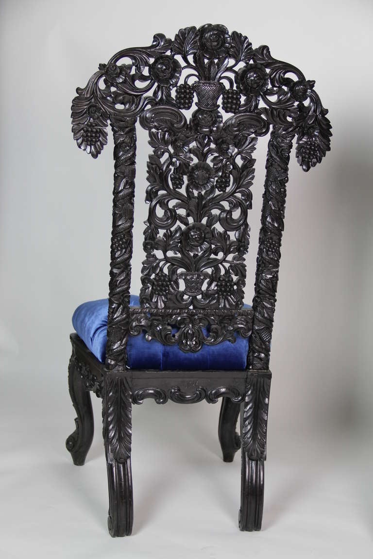 20th Century A Pair of Carved Ebony Wood Chairs For Sale