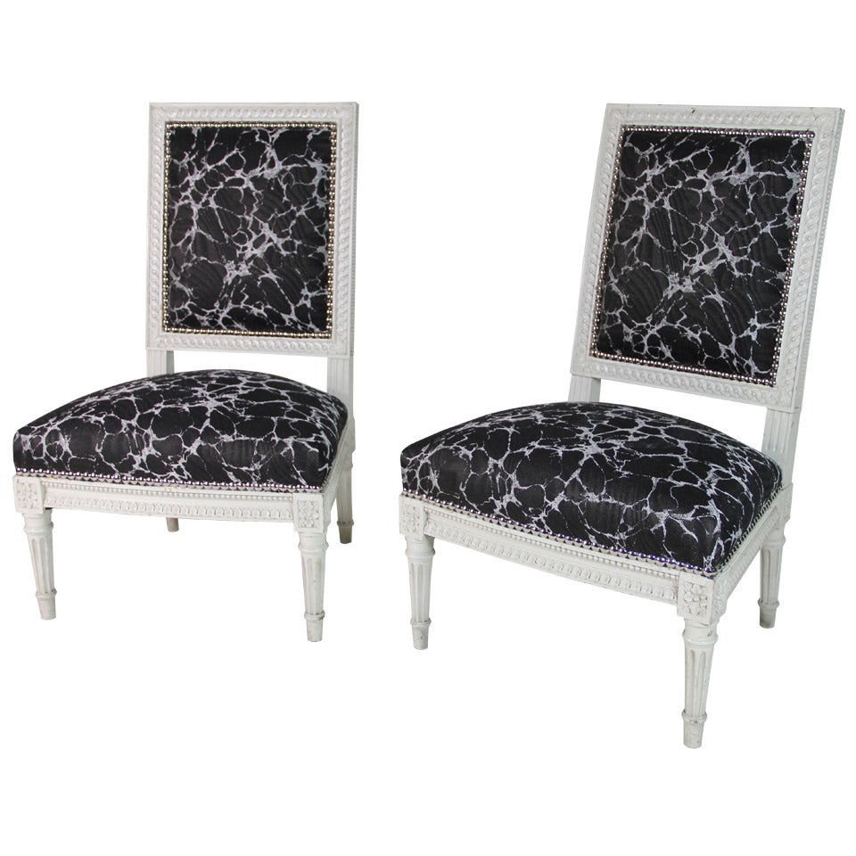 Louis XVI Pair of Chairs For Sale
