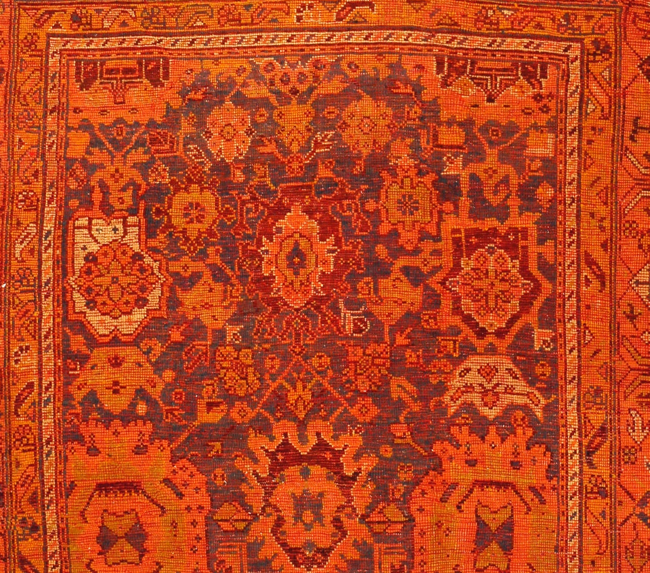 Antique Oushak Rug with Large Palmettes In Good Condition In Milan, IT