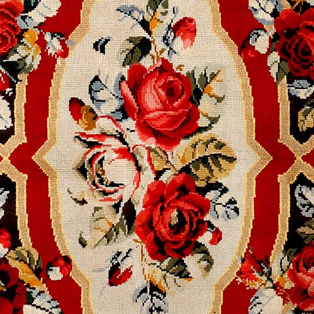 Seltener antiker ukrainischer Floral-Teppich mit Blumengirlanden im St. Petersburger Stil (Bessarabisch) im Angebot