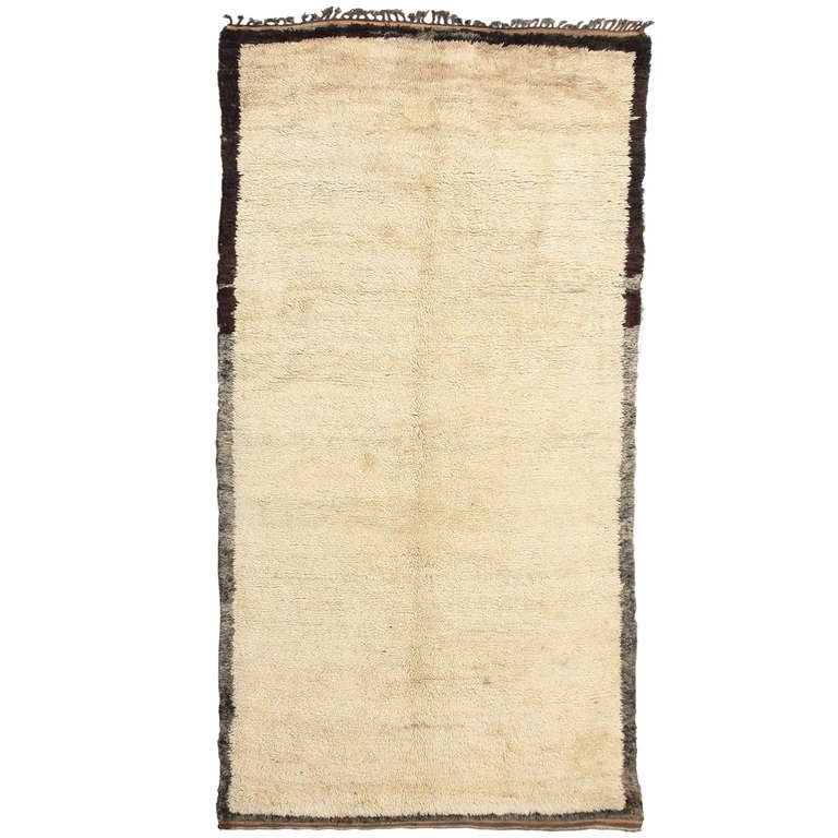 Minimalist Beni Ouarain Carpet at 1stdibs