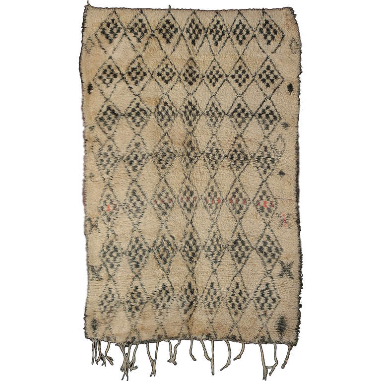 Rare Mid-Century Modern Grey/Ivory Beni Ouarain Berber Rug For Sale