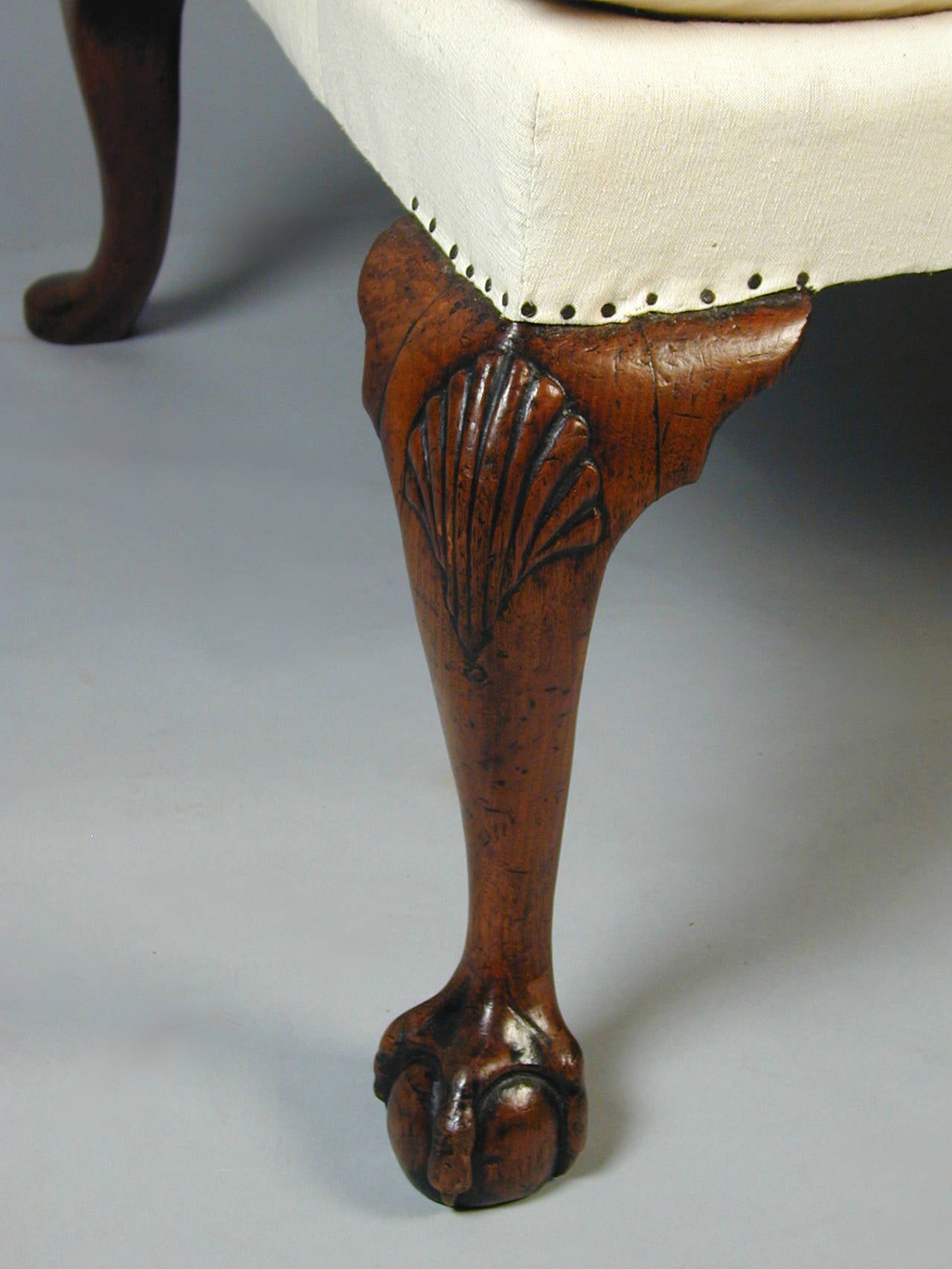 English Walnut Settee with Shell-Carved Cabriole Legs with Claw and Ball Feet For Sale