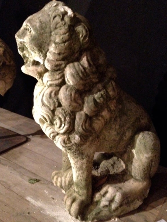 2 lions in stone 17th century