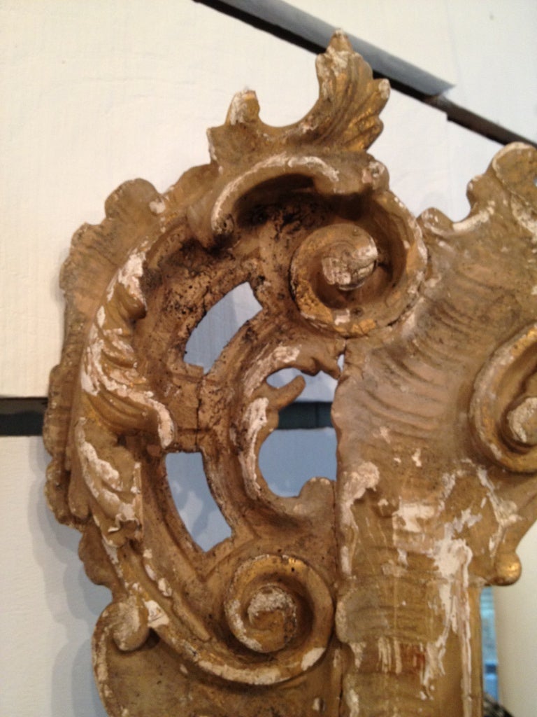 Gold Leaf 18th Century Italian Baroque Carved Mirror For Sale