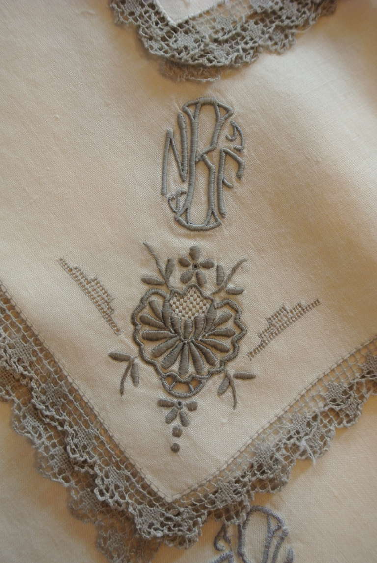 20th Century Antique Linen and Lace Tablecloth and Matching Napkins For Sale