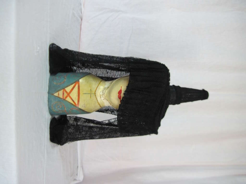 Set of Three French Papier Mache Wig Stands with Black Bonnets In Good Condition In West Palm beach, FL