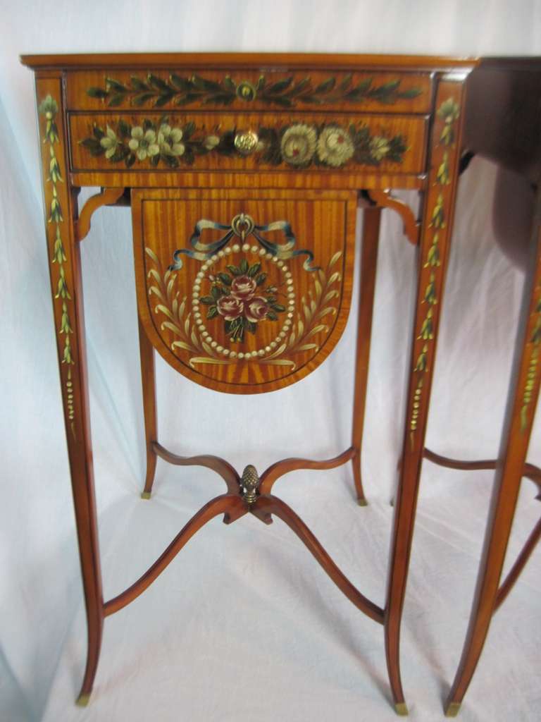 American Pair of Maitland-Smith George III Satinwood Bedside Tables SATURDAY SALE For Sale