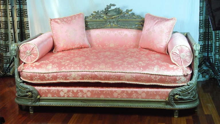 Beaux Arts Settee In Good Condition For Sale In West Palm beach, FL