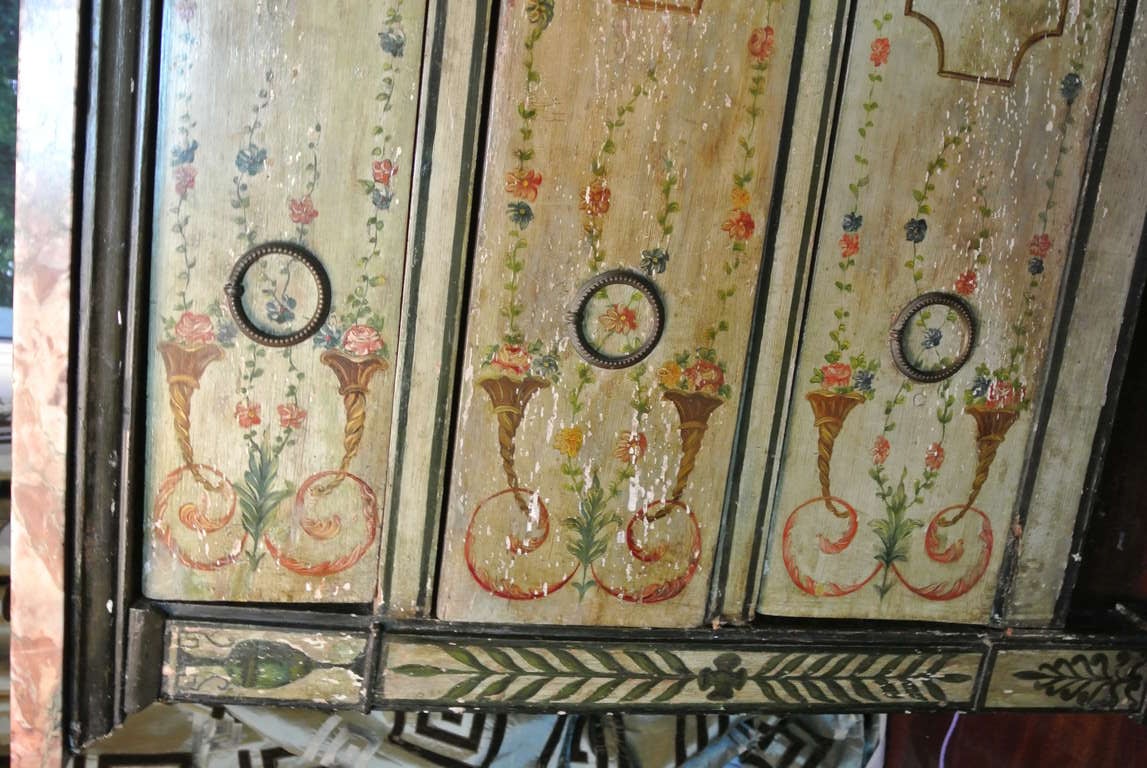 Antique Venetian Painted Chest of Drawers In Good Condition For Sale In West Palm beach, FL