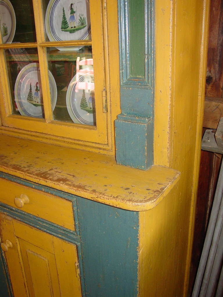 Cupboard from Quebec In Good Condition For Sale In Woodbury, CT