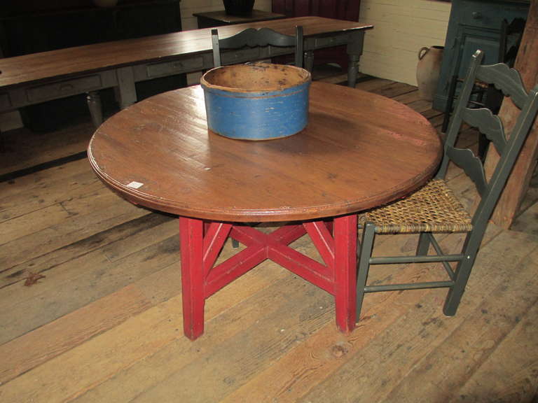 French Provincial Round Pedestal Table For Sale
