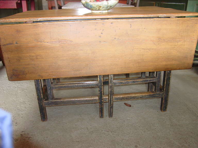 Pine Gate Leg  Drop Leaf Table from Quebec For Sale