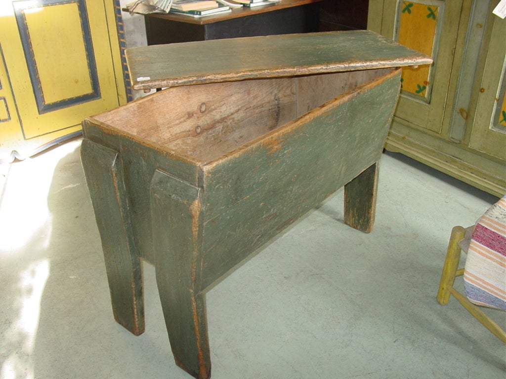 French Provincial Dough Box from Quebec For Sale