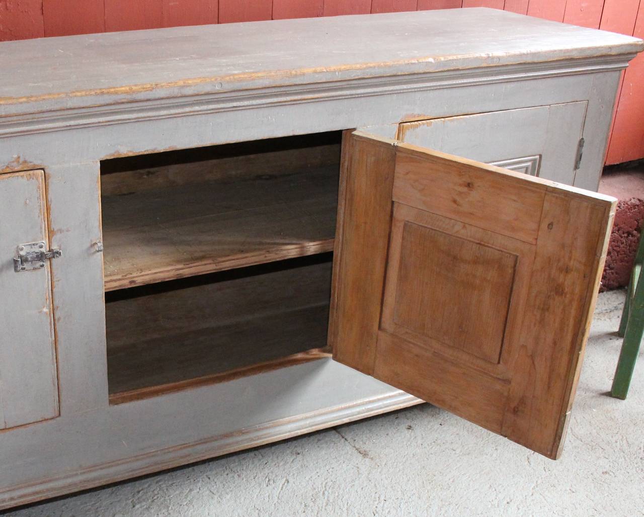 Simple Sideboard from Quebec, Late 19th Century In Good Condition In Woodbury, CT