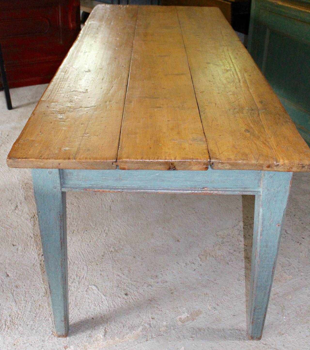 Typical Farm Table from Quebec In Good Condition In Woodbury, CT
