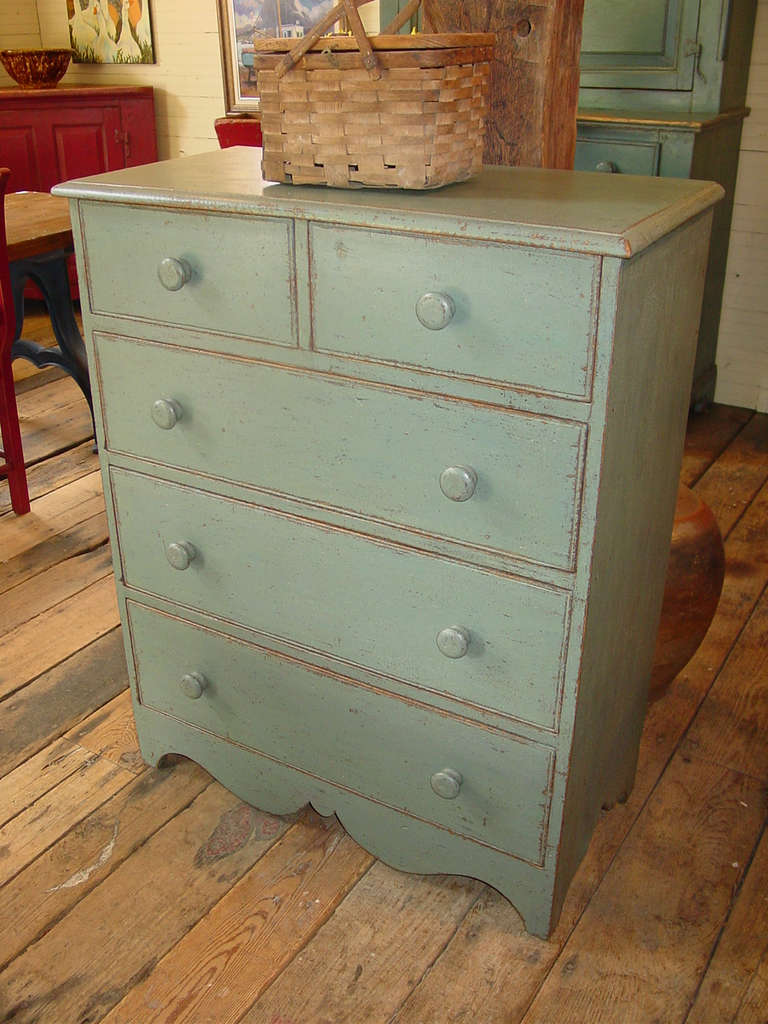 Canadian Petite Dresser from Quebec, Canada