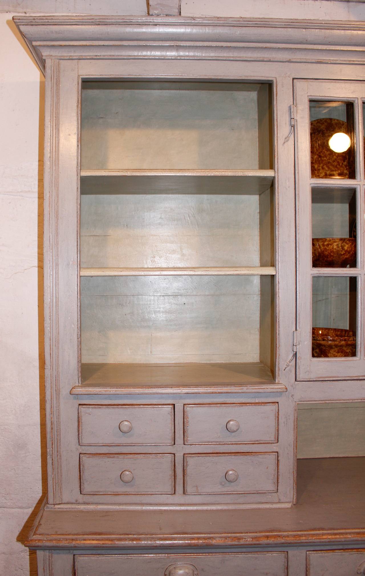 Late 19th Century Setback Cupboard In Good Condition In Woodbury, CT
