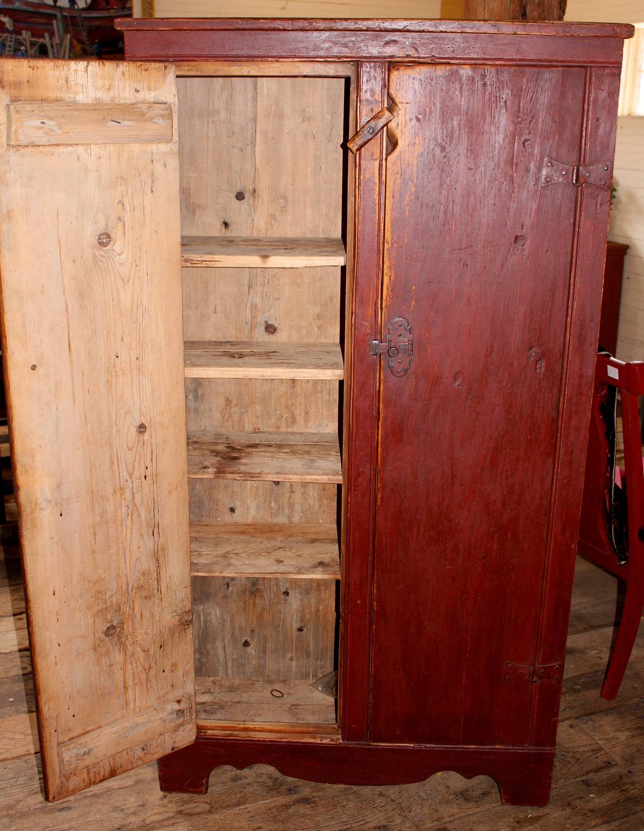 19th Century Two-Door Jelly Cupboard In Good Condition For Sale In Woodbury, CT