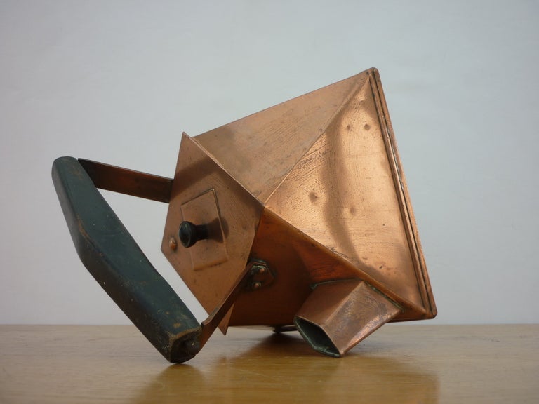 Rare Cubism Copper Kettle In Good Condition For Sale In Den Bommel, NL