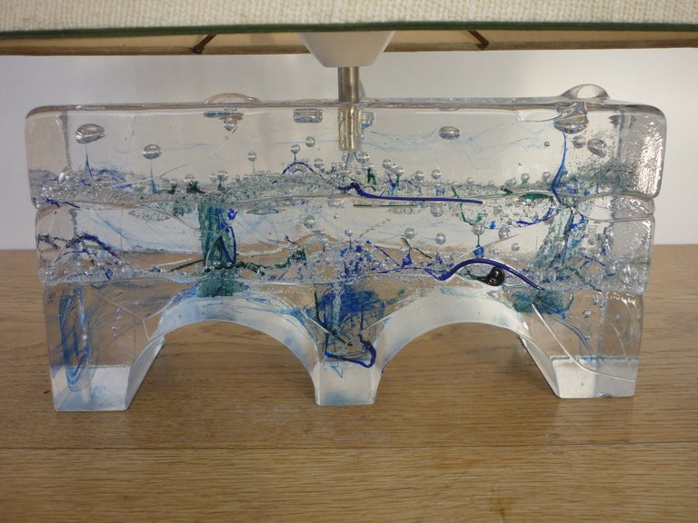 Fantastic Streaming Water Block Table Lamp