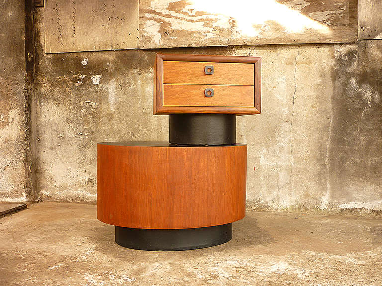 Fabulous designed side table with a displaceable drawer-cabinet. Made by the exclusive furniture manifacturer RS-assosiates LTD Montreal. All furniture made by RS Assosiates LTD are custom made. The side table has enough room for a large crockery