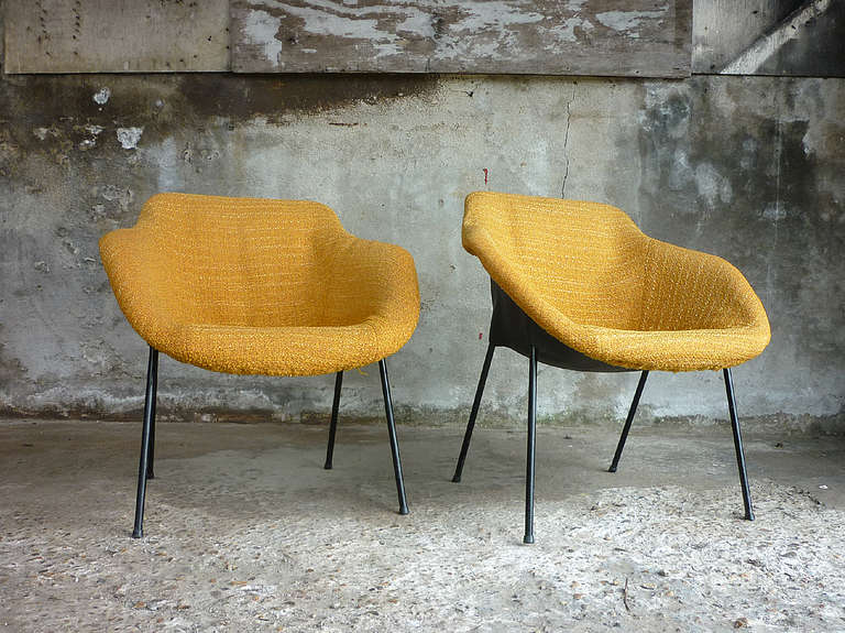 Extremely Rare Fiberglass Shell Armchairs In Good Condition For Sale In Den Bommel, NL