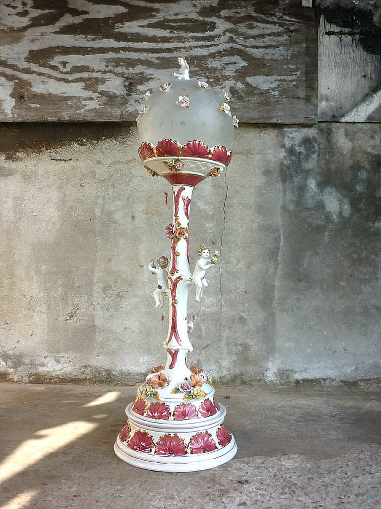 Fabulous signed Capodimonte floorlamp In Good Condition For Sale In Den Bommel, NL