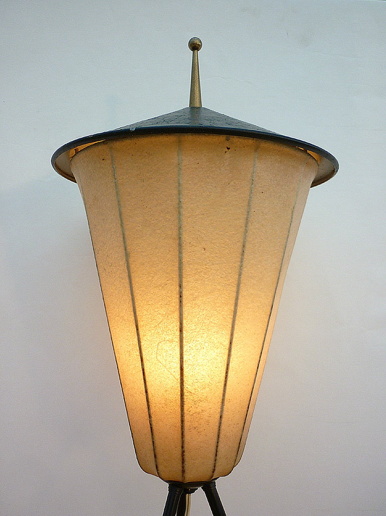 Italian Tripod Table Lamp In Fair Condition For Sale In Den Bommel, NL