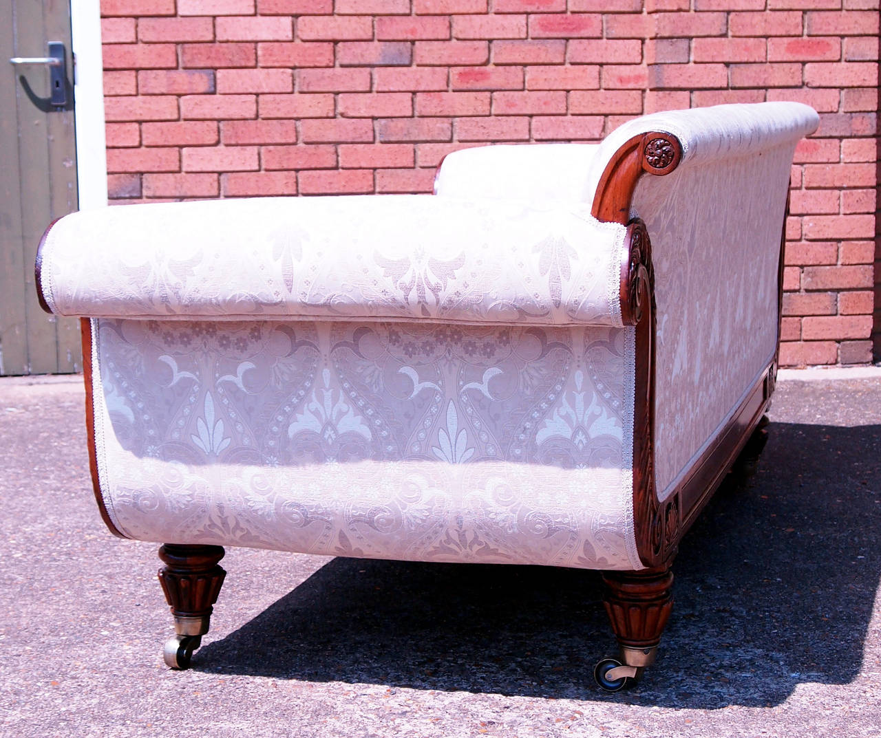 Antique Rosewood Regency Settee In Good Condition In Bedfordshire, GB