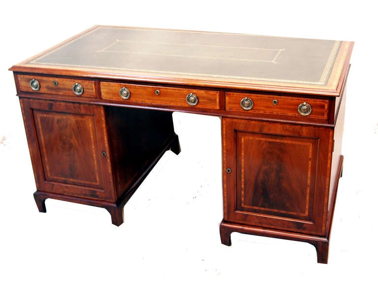 Antique Mahogany Edwardian Pedestal Desk