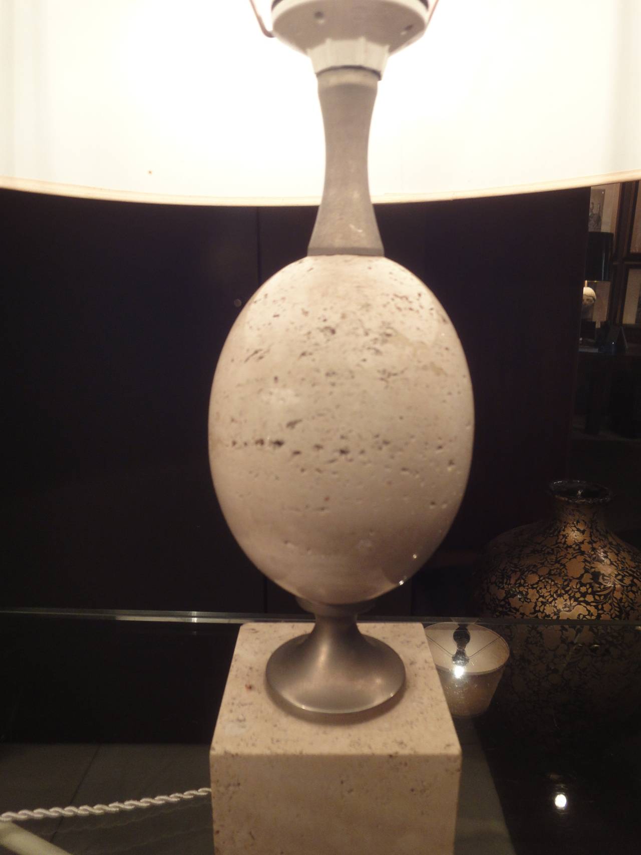 Travertine Marble and Chrome Steel Table Lamp by Barbier In Excellent Condition For Sale In Madrid, Madrid