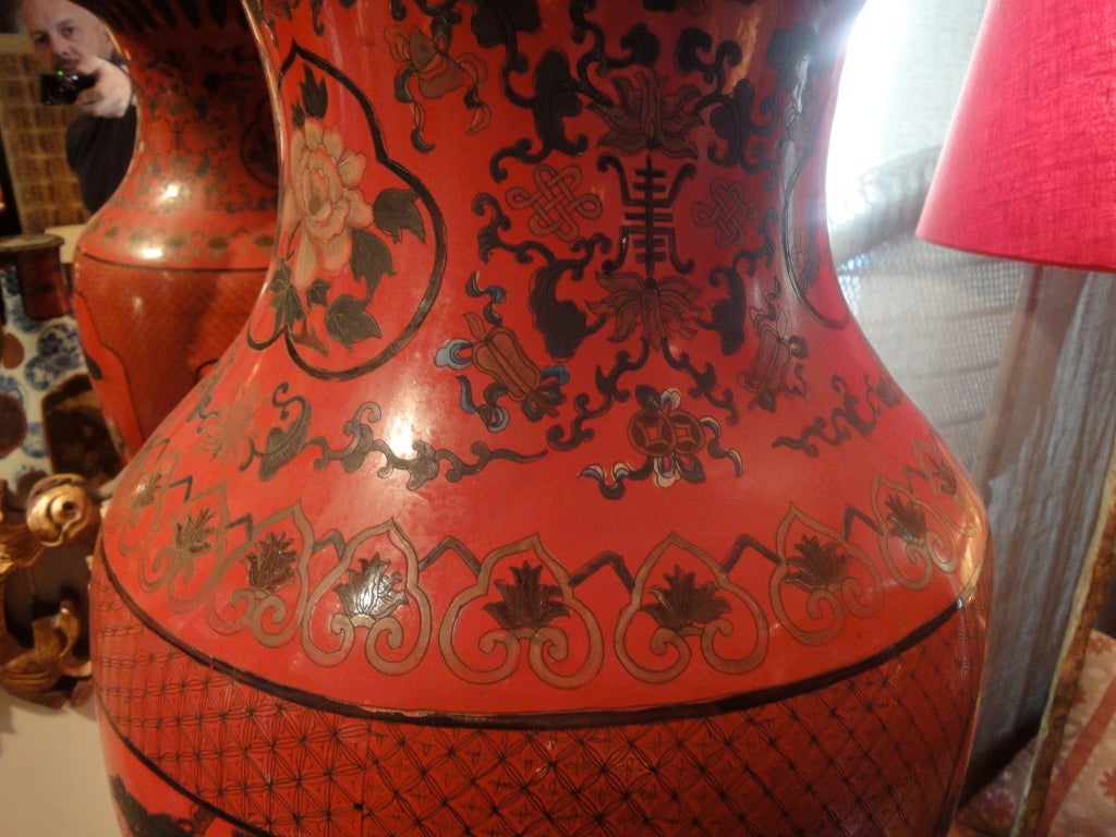 A large red-lacquered vase 3